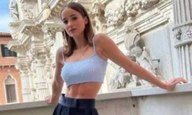 Bạn gái của Người đàn ông quyến rũ nhất năm 2022