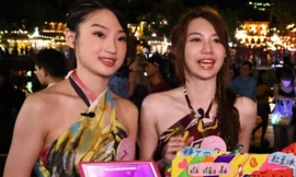 Thí sinh Hoa hậu Hong Kong hát, nhảy ở phố đi bộ Hội An