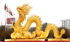 Muôn kiểu linh vật rồng 2024: Rồng còi xương, rồng không ăn ảnh