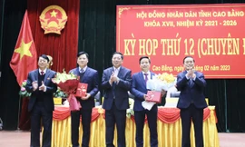 Phê chuẩn kết quả bầu Phó Chủ tịch UBND tỉnh Cao Bằng