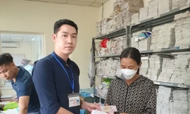 Tài xế xe buýt trao trả tài sản hơn 2 tỷ đồng hành khách để quên