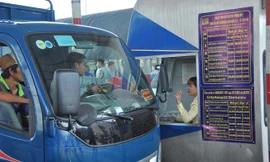 ​Xe qua trạm BOT Cần Thơ – Phụng Hiệp. Ảnh: Hòa Hội.