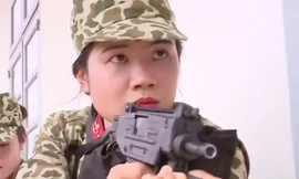 'Bông hồng thép' đặc công trên thao trường