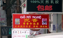 Nghề làm biển hiệu phất lên nhờ 'phố Tàu, nước Nga' ở Nha Trang