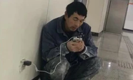 Câu chuyện xúc động về người đàn ông mỗi tối đến ga tàu dùng Wi-Fi