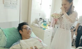 Sau tai nạn, thay vì chia tay, cô gái quyết định cầu hôn bạn trai.