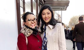 Bà Yingluck được nhìn thấy bên ngoài trung tâm mua sắm ở London. Ảnh: Twitter.