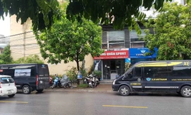 Nhà xe X.E Việt Nam lập mạng lưới "bến dù" khắp Hà Nội và cung đường Hà Nội – Nam Định.