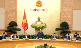 Thủ tướng Nguyễn Xuân Phúc phát biểu tại phiên họp Chính phủ thường kỳ cuối năm 2017. Ảnh: VGP.