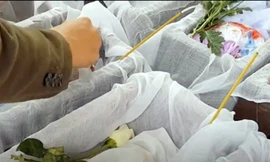 'Biệt đội' tiễn đưa 50.000 thai nhi xấu số về nơi an nghỉ