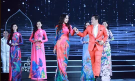 Clip: Thí sinh HHVN khoe sắc với áo dài tại Chung khảo phía Nam