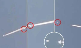 Vật thể lạ trông giống đĩa bay cố gắng tấn công chiếc máy bay phản lực.