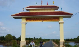 Cổng chào xã Rạch Chèo.
