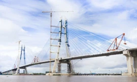 Cầu Vàm Công xảy ra sự cố nứt hiếm gặp trên thế giới. Ảnh: Đăng Lê.