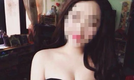 Ăn mặc phản cảm, cô giáo ơi đừng 'hồn nhiên' như thế