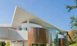 Khó tin, căn biệt thự lạ 800m2 mà tiền điện chỉ hết 500.000đ/tháng