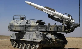 Hình ảnh đầu tiên tại sân bay Syria sau khi bị tên lửa Mỹ tấn công