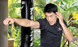 Johnny Trí Nguyễn phủ nhận thông tin giao đấu với võ sư Flores.