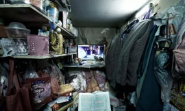 Cuộc sống chui rúc khó tin bên trong những ngôi nhà siêu nhỏ