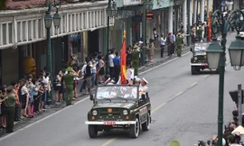 Đoàn xe đưa linh cữu Chủ tịch nước qua các tuyến phố Thủ đô