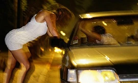 Sexy nơi công cộng sẽ bị bắt