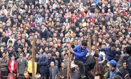 Bất cập bên hội chọi đất Bạch Ngưu