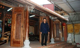Gặp chủ nhân ngôi nhà gỗ sưa "trị giá trăm tỷ đồng" ở Bắc Giang