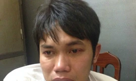 Trói tài xế vào gốc cây, cướp taxi