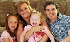 Bé gái cứ nghe tiếng động là ngất xỉu