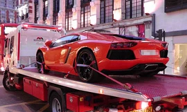 Siêu xe Lamborghini bị cảnh sát Anh bắt