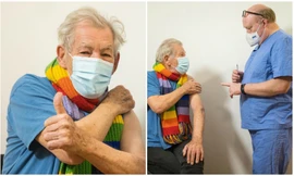 Nam diễn viên 'Chúa nhẫn' 81 tuổi tiêm vắc-xin phòng COVID-19