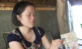 'Cắm' thẻ công an, xù nợ hàng trăm triệu đồng