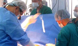 Chàng trai 18 tuổi hiến gan cứu bố