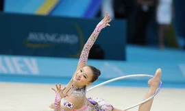 'Búp bê' xứ Hàn làm dậy sóng sàn thể dục