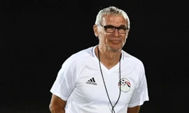 HLV Hector Cuper thất vọng khi Ai Cập thua liền 2 trận.