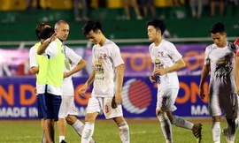 Xuân Trường đá hỏng 11m vì dính chấn thương ở chân.