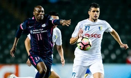 Alvaro Silva (phải) từng khoác áo Hà Nội FC trong 1 mùa giải.