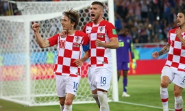 Modric ăn mừng bàn thắng nâng tỷ số lên 2-0.