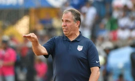 HLV Bruce Arena đã nói lời tạm biệt với chiếc ghế HLV trưởng của ĐT Mỹ.
