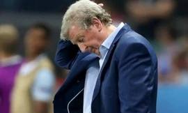 HLV Roy Hodgson đã phải từ chức sau thất bại đầy tủi hổ.