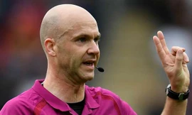  Taylor sẽ bắt chính trận derby nước Anh. Ảnh: Internet.