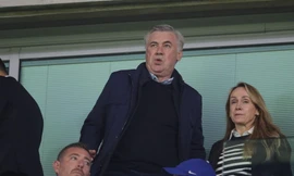 HLV Ancelotti dự khán trận Chelsea vs Roma.