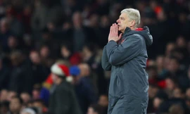 HLV Wenger báo tin không vui về nhân sự Arsenal.