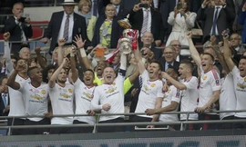 Vượt qua nghịch cảnh, M.U giành FA Cup