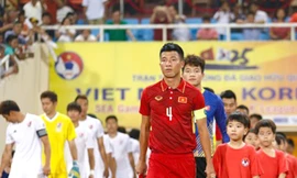 Trung vệ Bùi Tiến Dũng đã trở lại tập luyện.