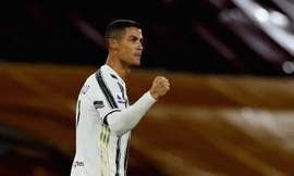 Cristiano Ronaldo lập cú đúp "giải cứu" Juventus.