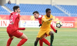Ahmad Al Ahmad (trái) quyết tâm cùng U23 Syria đánh bại U23 Việt Nam.
