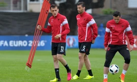 Armando Sadiku và đồng đội nhận thưởng đậm từ chính phủ Albania.