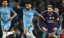 Aguero đã phải ra sức can ngăn Messi ẩu đả với cầu thủ Man City.