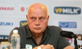 HLV Otto Pfister của ĐT Afghanistan.